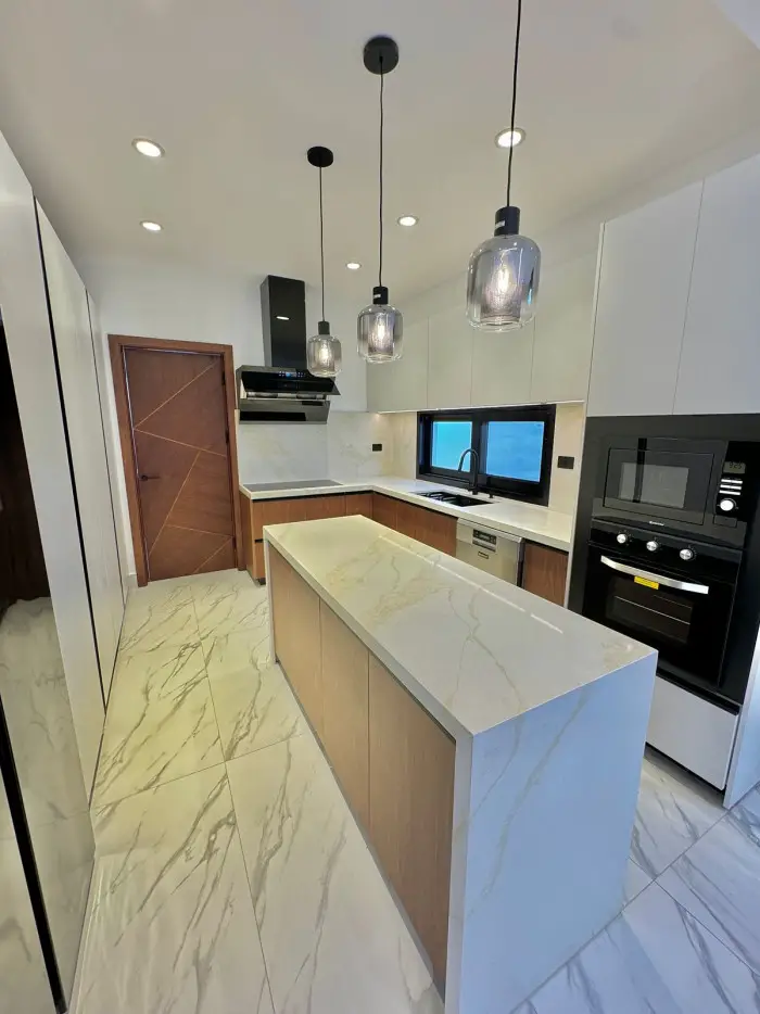 VENTA DE LUJOSA CASA CON PISCINA EN LLANOS DE GURABO Foto 7257143-9.jpg