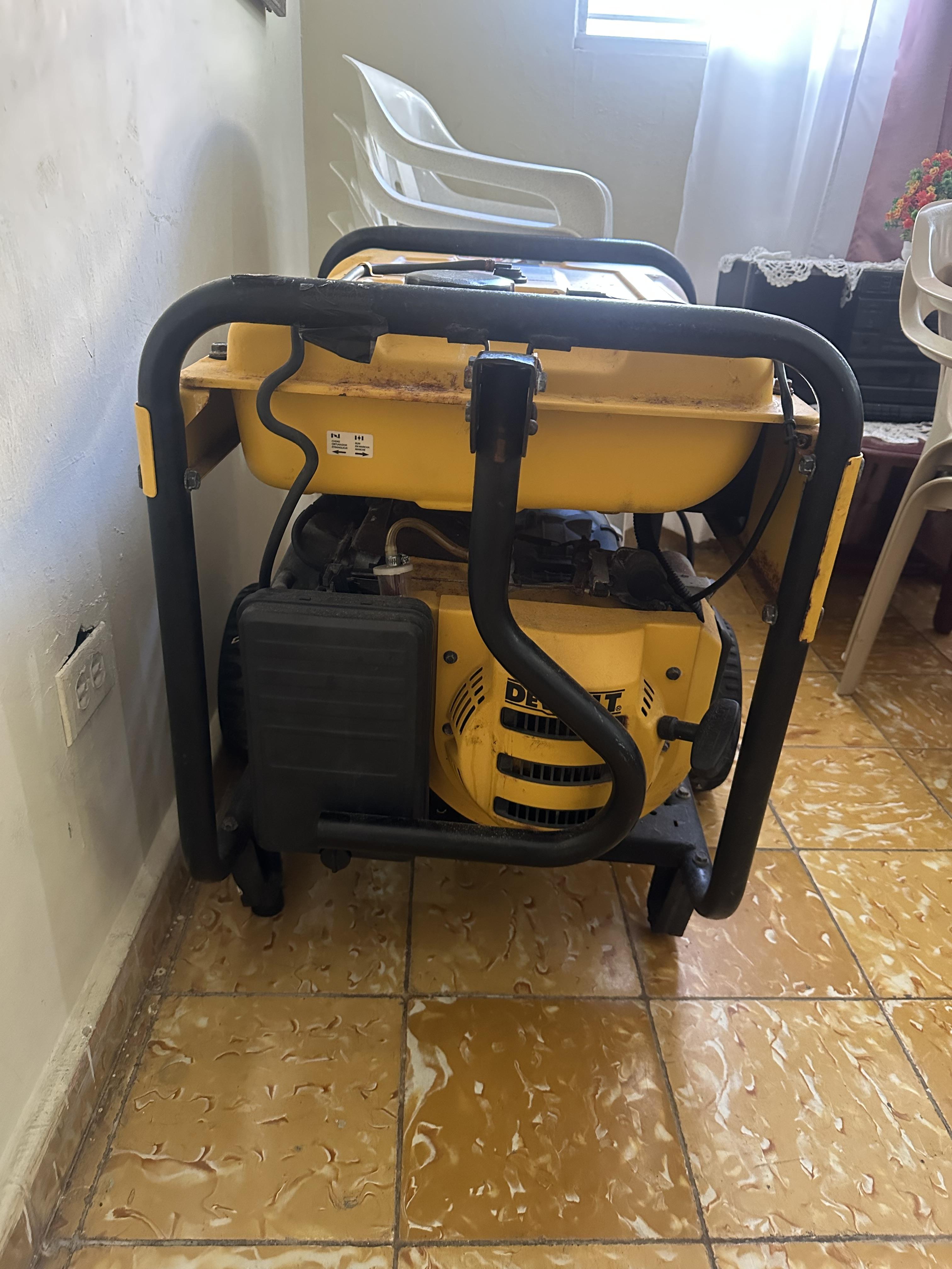 PLANTA ELÉCTRICA DEWALT en Santo Domingo Norte Foto 7257145-2.jpg