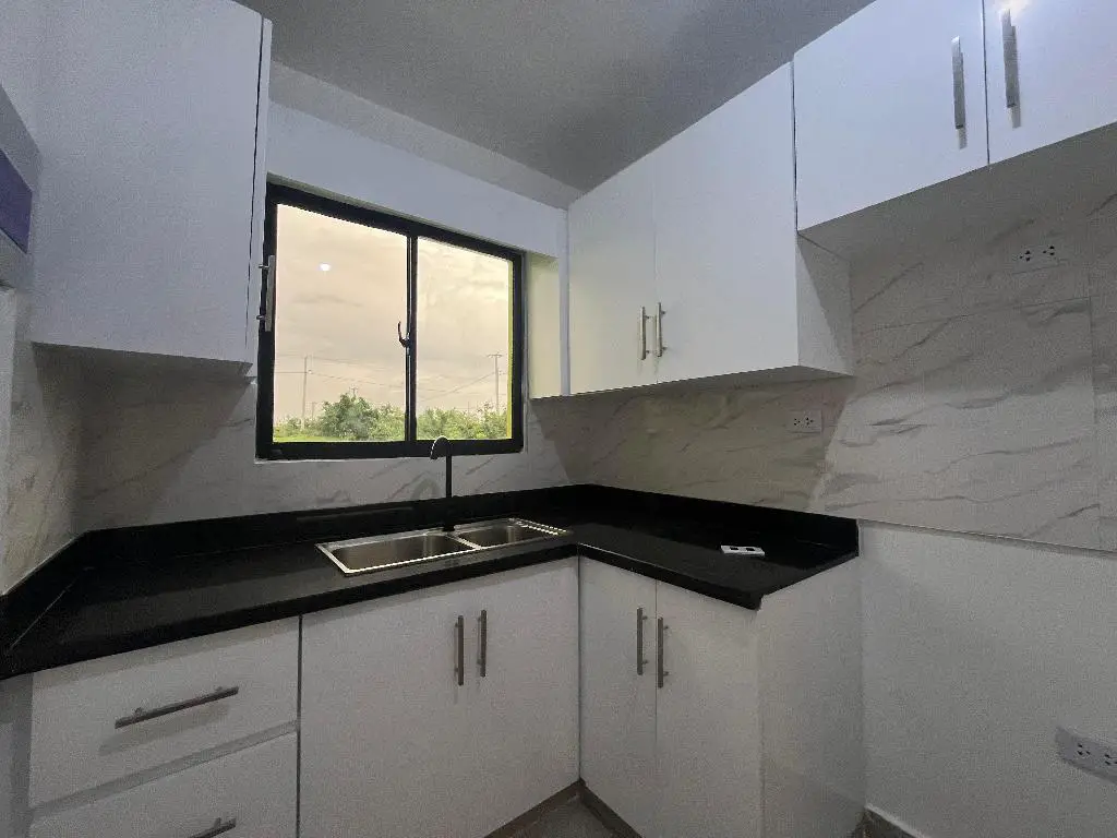 VENTA DE UNA ESPLENDIDA CASA EN RESIDENCIAL EN PRECIO FAVORABLE EN RD. Foto 7257341-5.jpg