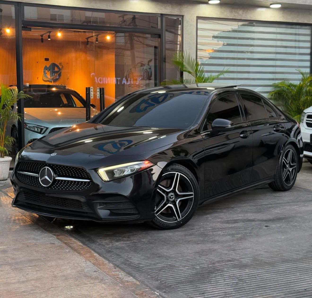 Mercedes Benz A220 2020 AMG Sport Package Foto 7257411-10.jpg