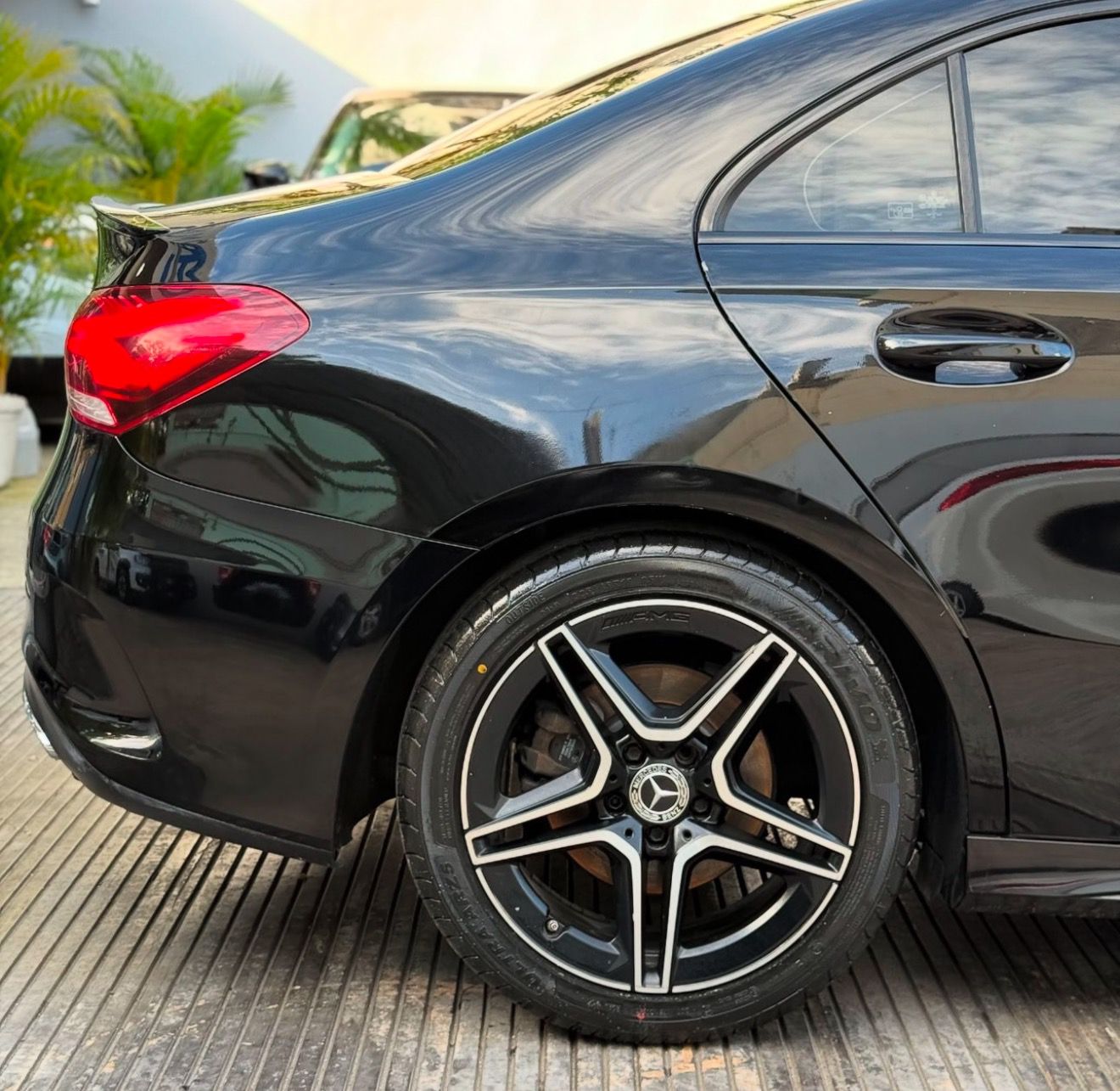 Mercedes Benz A220 2020 AMG Sport Package Foto 7257411-4.jpg