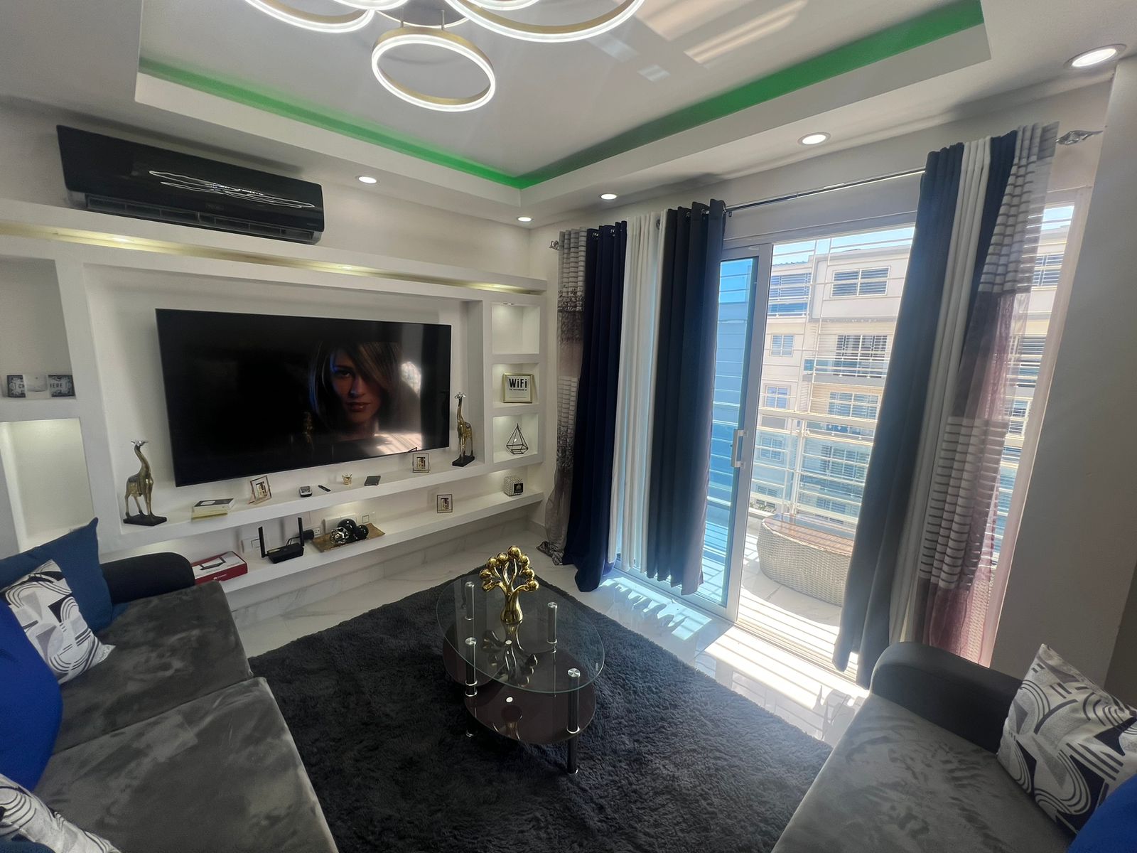 Penthouse en venta Ubicado en el Residencial Las Cayenas Foto 7257431-2.jpg