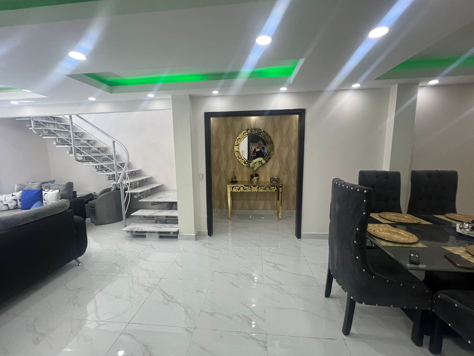 Penthouse en venta Ubicado en el Residencial Las Cayenas Foto 7257431-6.jpg