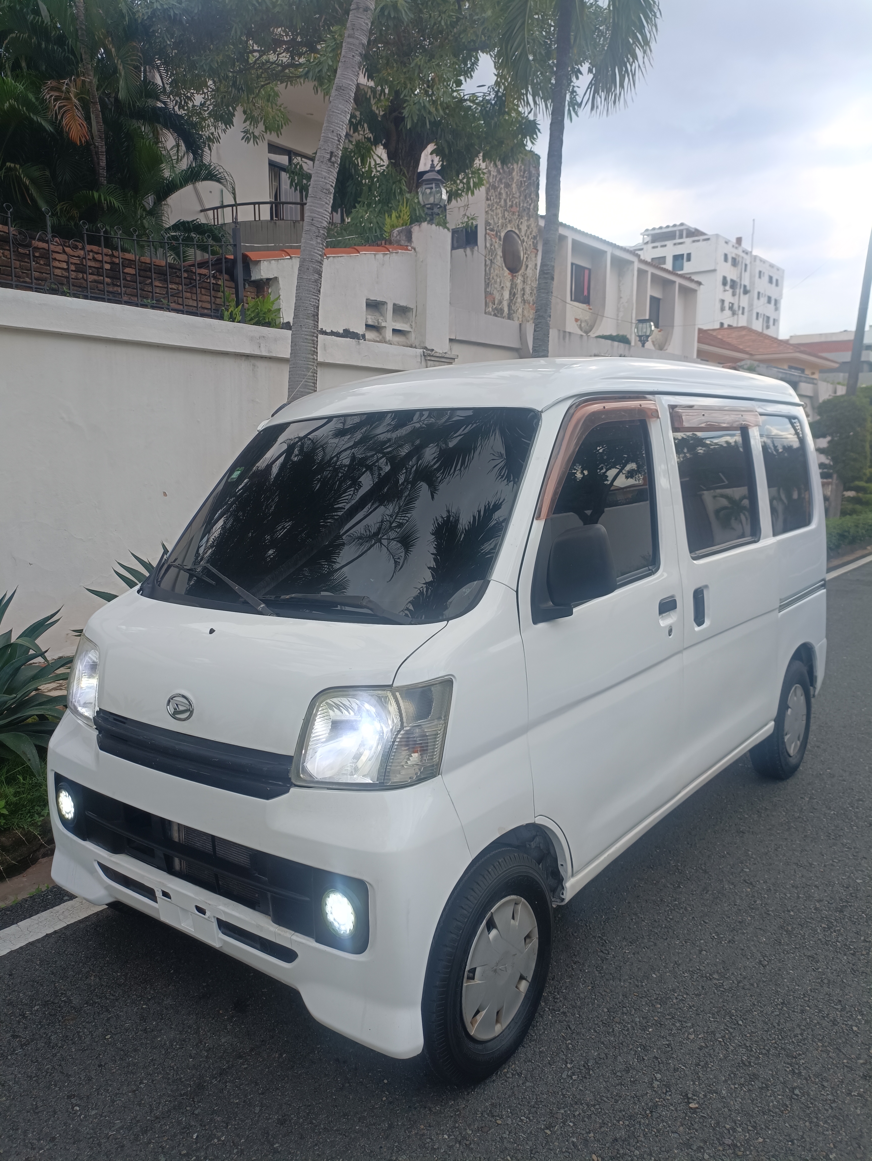 Minibus Daihatsu  Foto 7257482-2.jpg