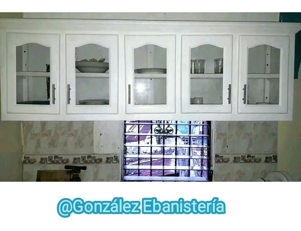 Gabinetes blanco modernos en madera  Foto 7258146-2.jpg