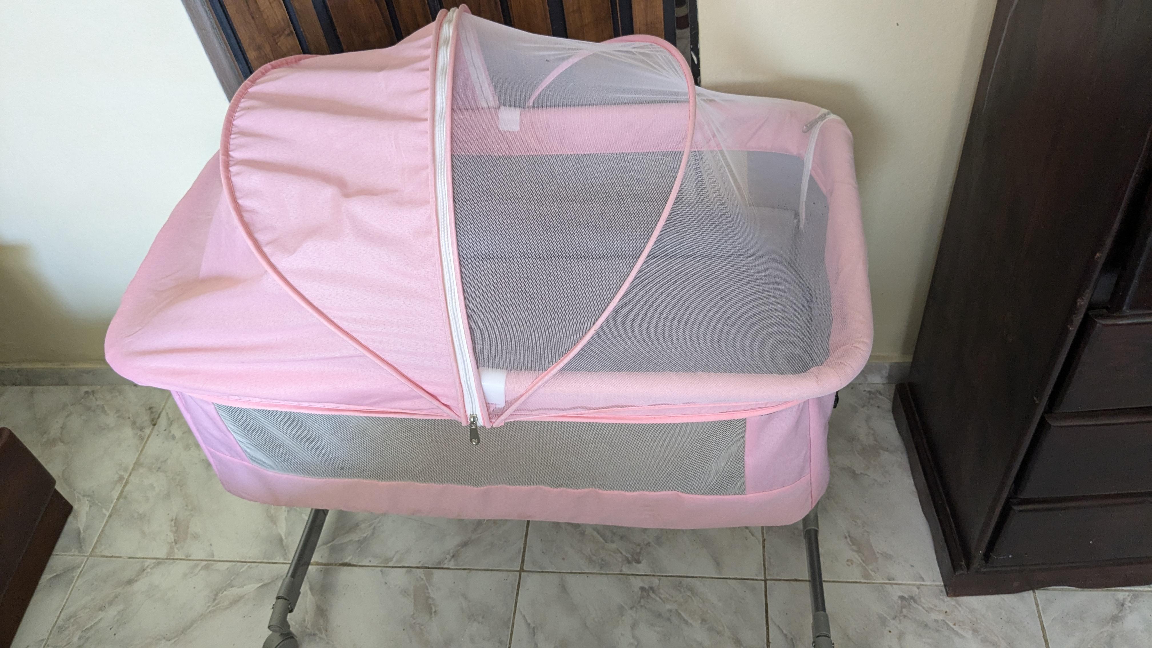 Se vende Cuna Colecho Bebe Cama Corral Ruedas Mosquitero Foto 7258213-4.jpg