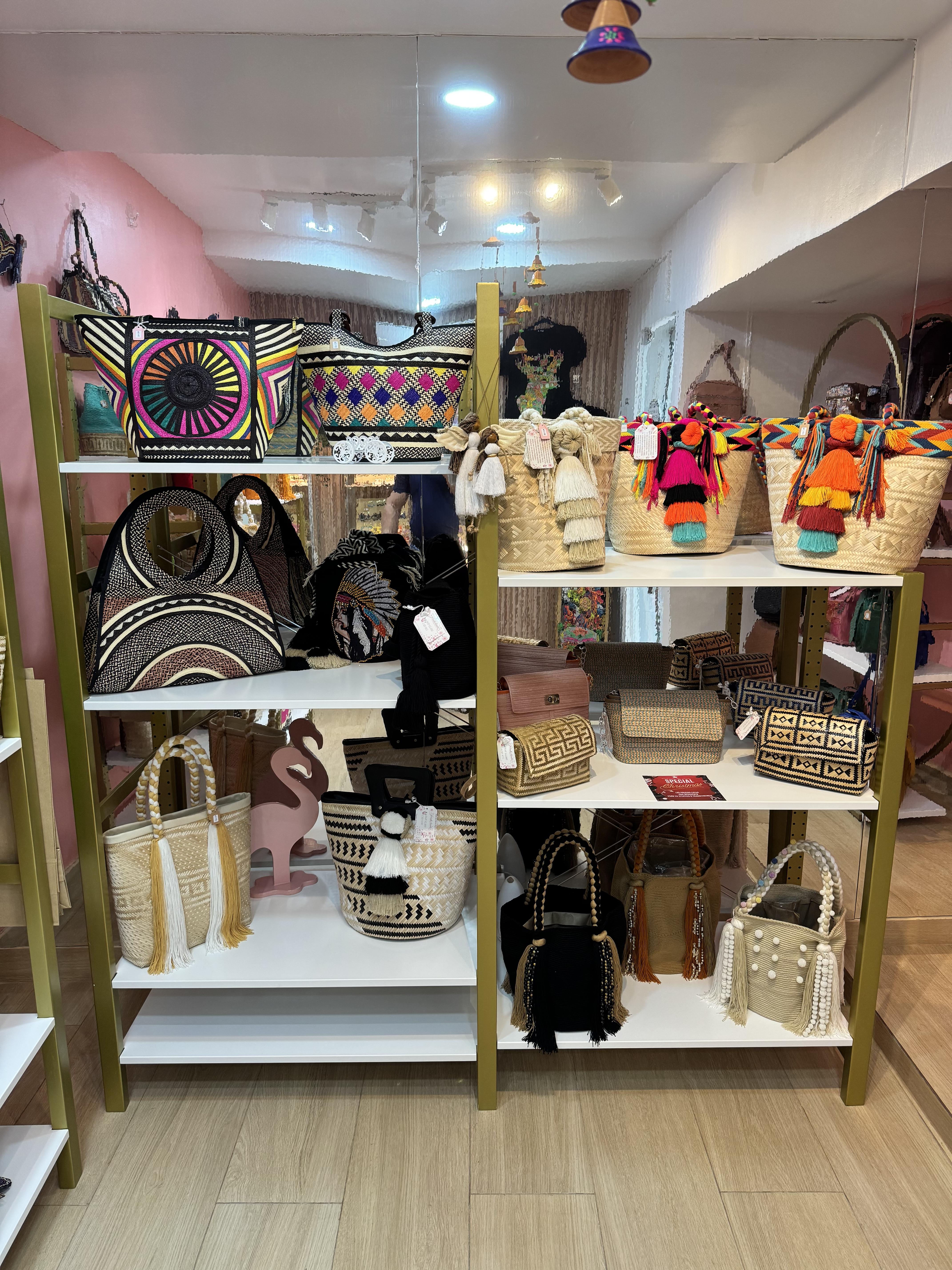 Vendo tienda de Carteras y accesorios para dama artesanales Foto 7258419-2.jpg
