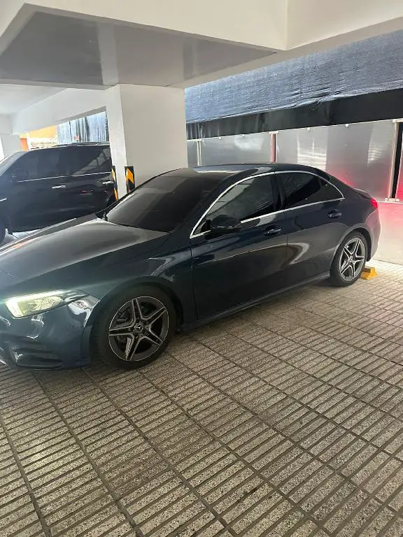 Vendo Mercedes Benz A200 Azul Kit AMG Foto 7258439-5.jpg