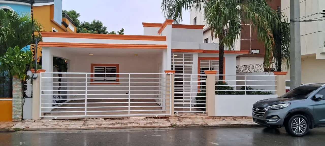 Hermosa Casa en La Romana de Oportunidad en Venta Foto 7258443-1.jpg