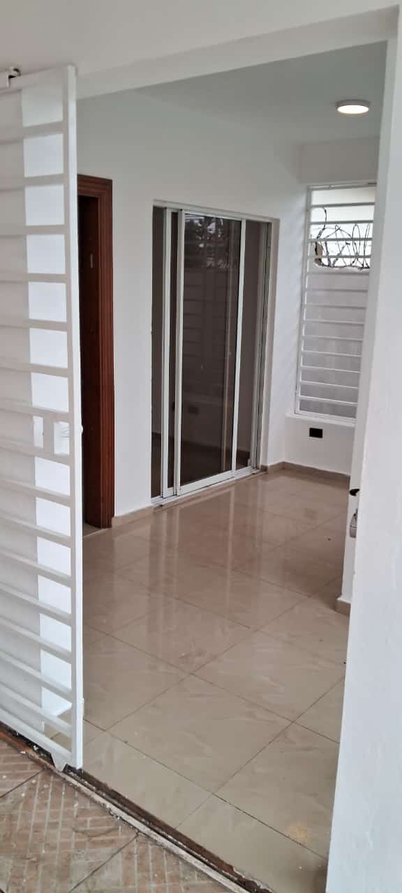 Hermosa Casa en La Romana de Oportunidad en Venta Foto 7258443-3.jpg