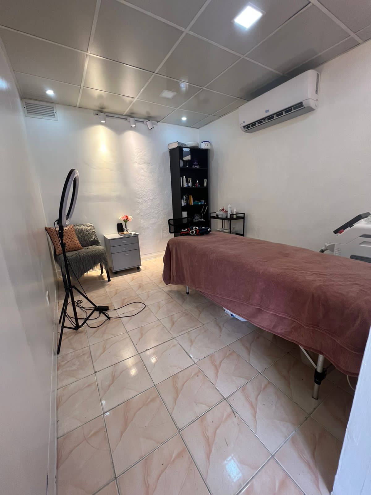 ALQUILER DE LOCALES PARA NEGOCIOS U OFICINAS EN SANTO DOMINGO ESTE. Foto 7258455-4.jpg