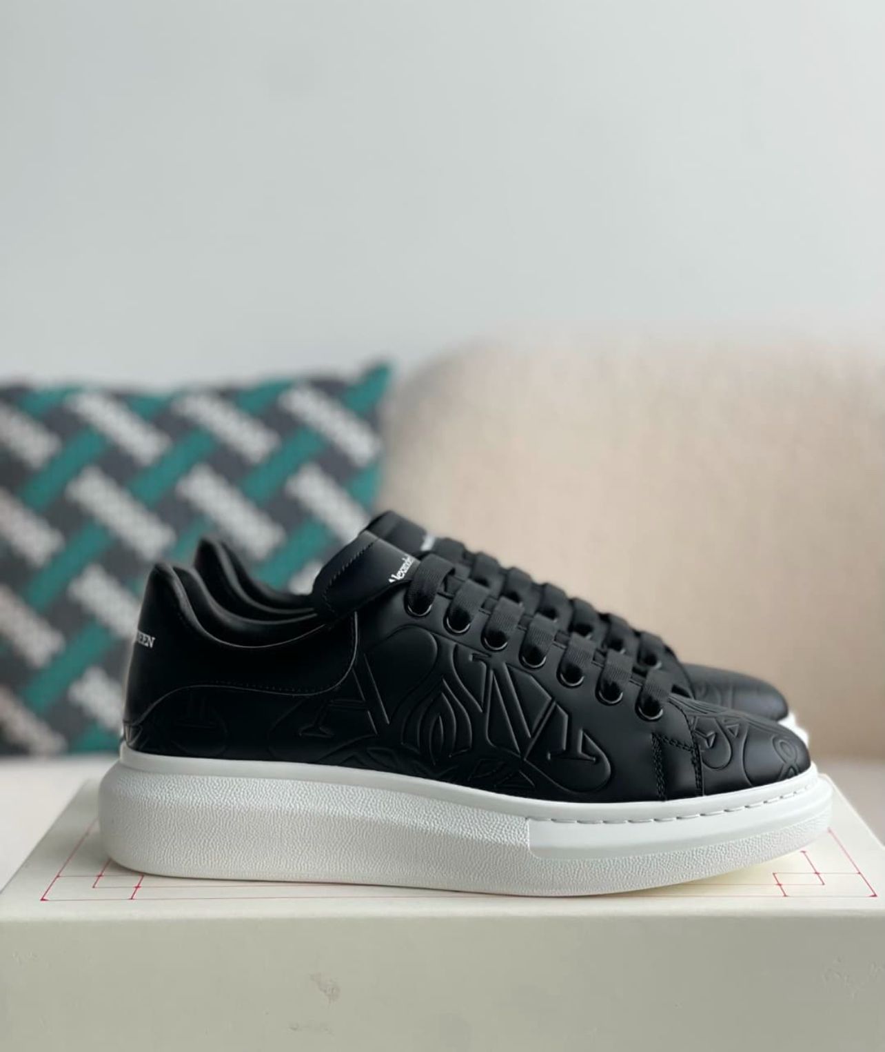 Sneakers Tenis Teni Alexander McQueen Ultimately 2024 Foto 7258634-2.jpg
