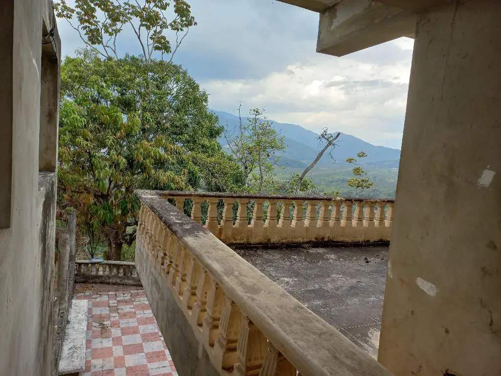 En la Cumbre Edificio de 3 niveles en 5290 m2 Foto 7259695-12.jpg