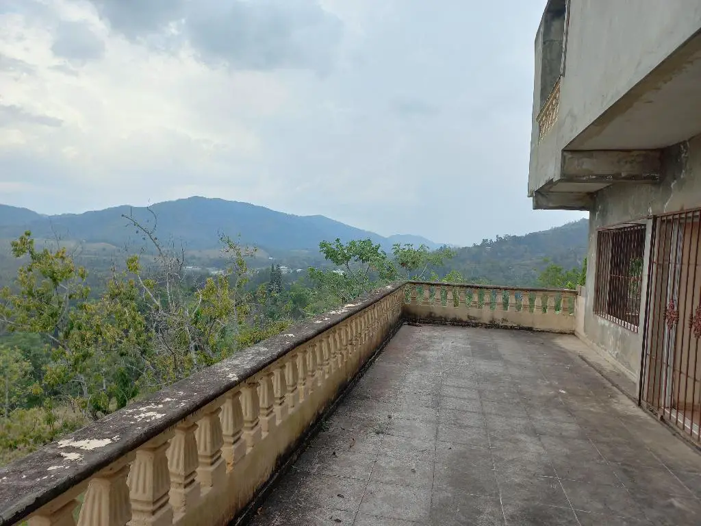 En la Cumbre Edificio de 3 niveles en 5290 m2 Foto 7259695-3.jpg