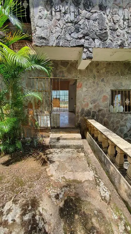 En la Cumbre Edificio de 3 niveles en 5290 m2 Foto 7259695-8.jpg