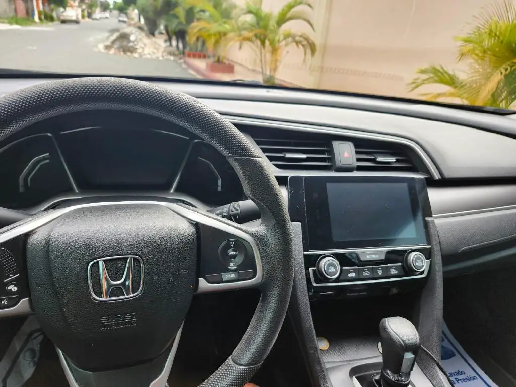 Vendo  Honda civic 2018 Sport Touring Halógenos/ llave inteligente/ga Foto 7259980-2.jpg