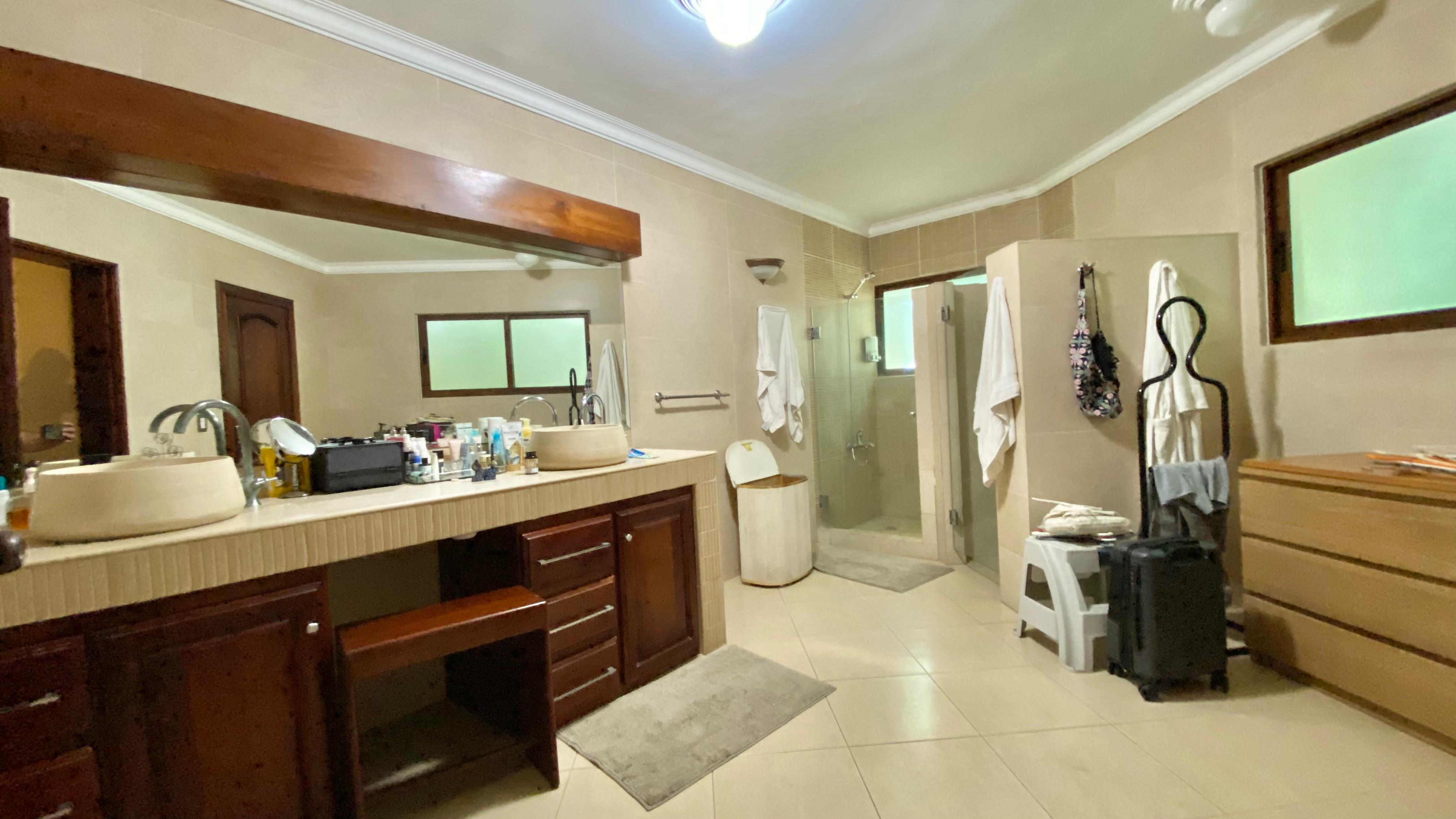 Vendo Imponente Mansión en Cuesta Hermosa II 5 HABS. 1000 Mts.2 Patio  Foto 7260219-6.jpg