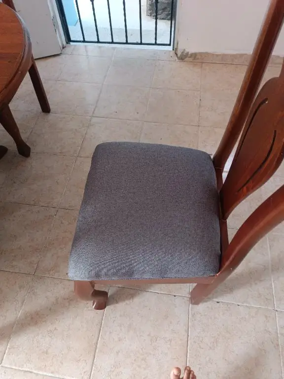 Comedor de caoba 4 silla Foto 7260308-1.jpg