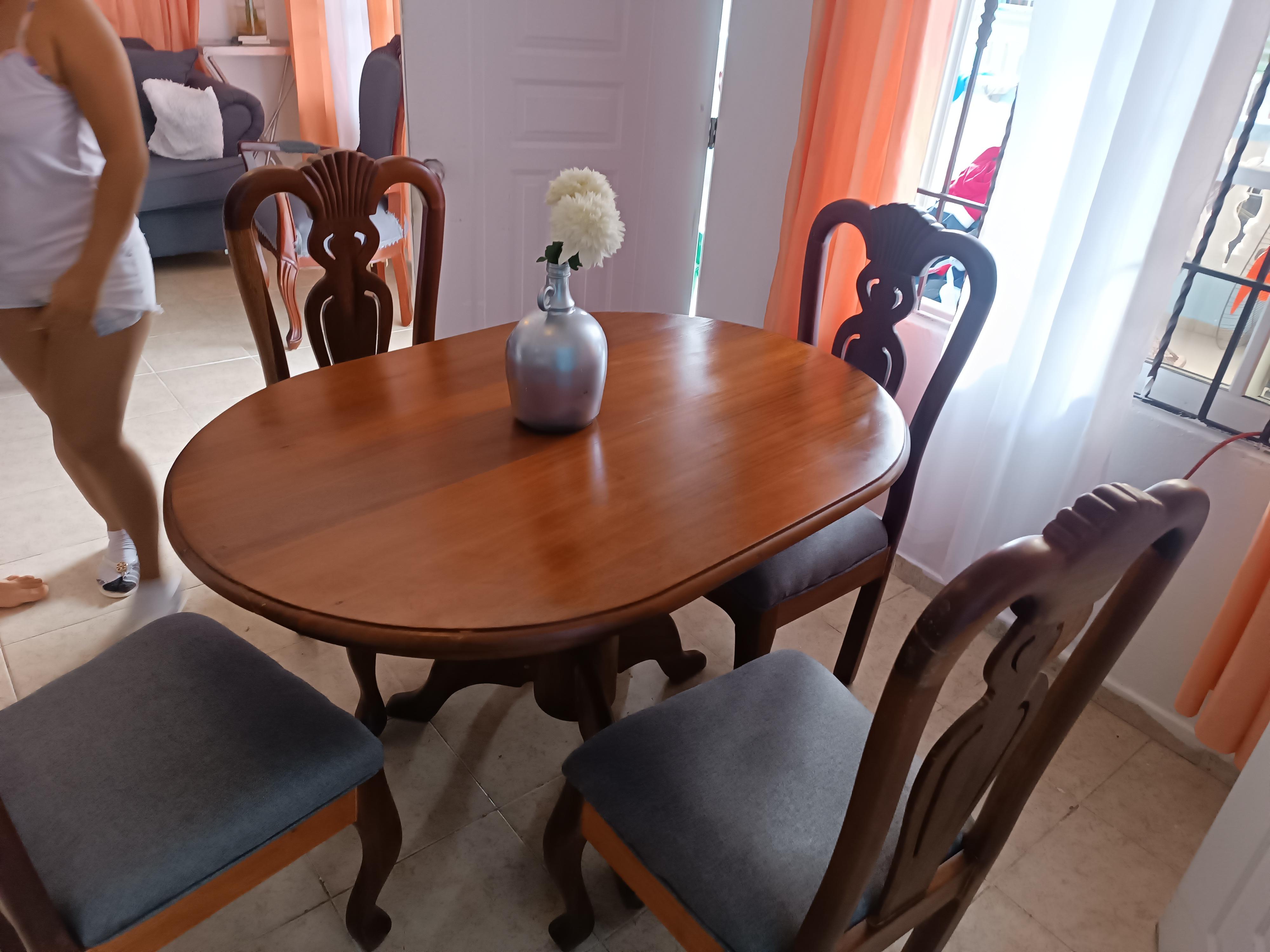 Comedor de caoba 4 silla Foto 7260308-3.jpg