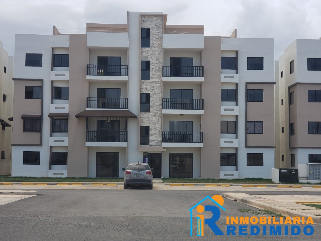 Proyecto de Apartamentos en la av las Américas a tan solo 5 minutos de Foto 7260312-1.jpg