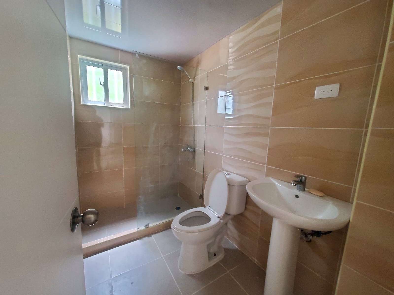  Apartamento primer piso listo para entrega con hierro y toldo 86 Mts2 Foto 7260313-10.jpg