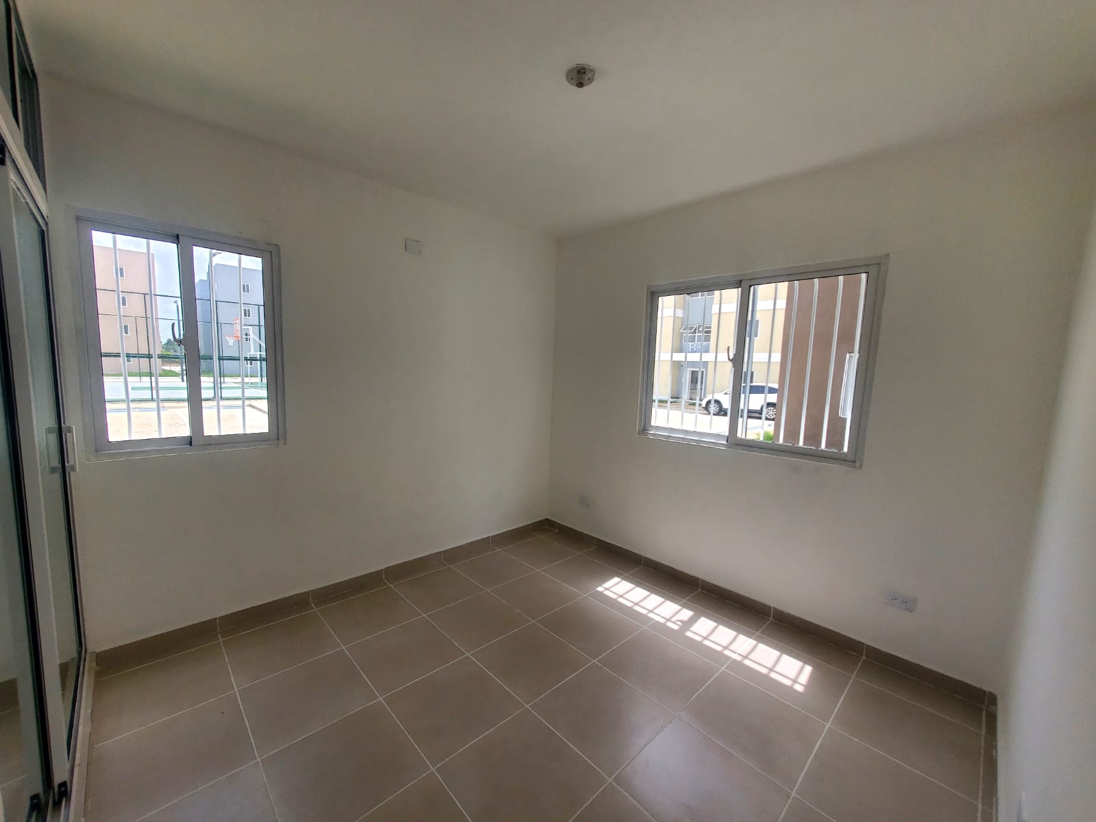  Apartamento primer piso listo para entrega con hierro y toldo 86 Mts2 Foto 7260313-8.jpg