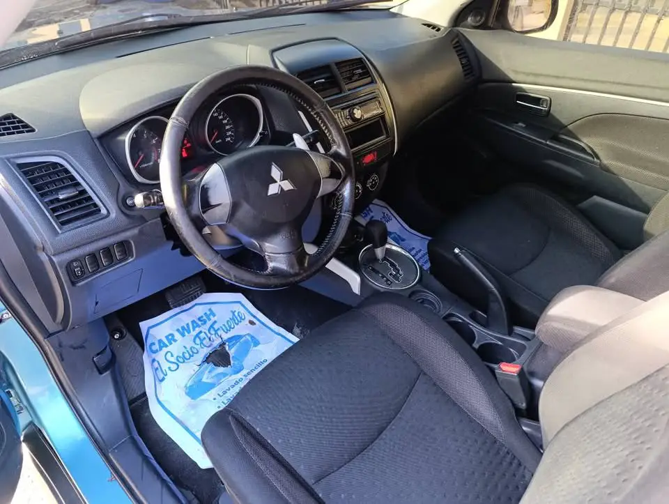 2011 Mitsubishi Outlander Foto 7260462-9.jpg