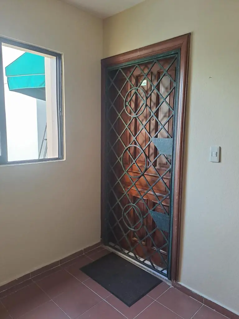 Vendo Apto EN EL VERGEL 3 HABS. 126 Mts.2 4to Piso A MEDIA CUADRA DE L Foto 7260765-12.jpg