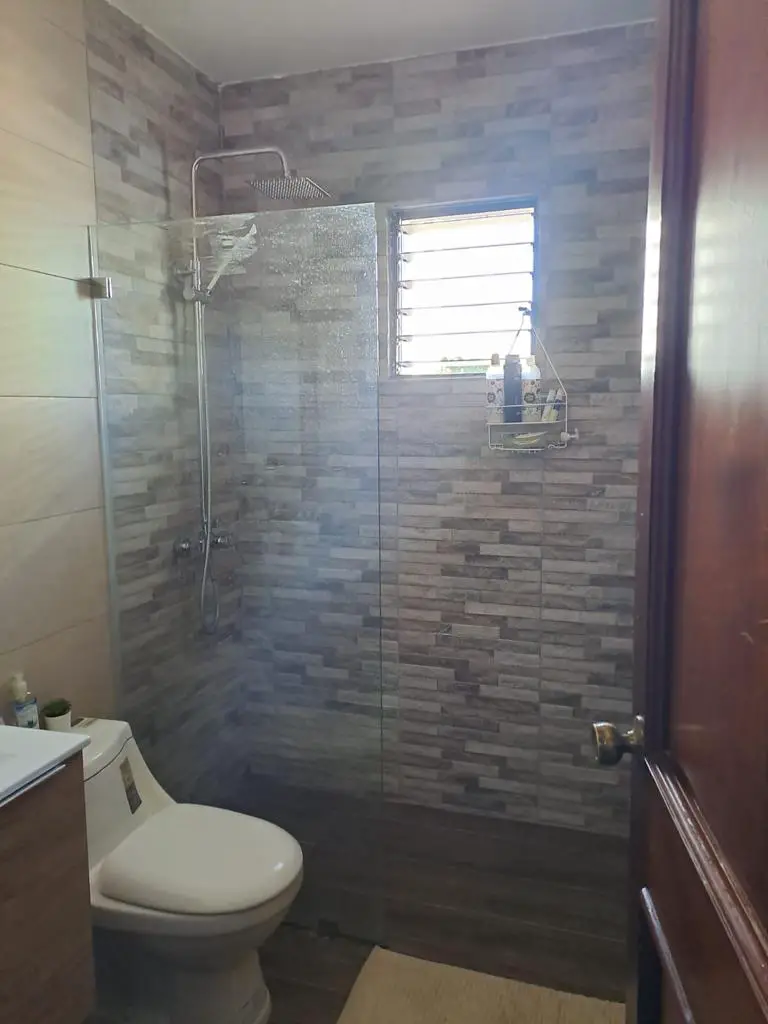 Vendo Apto EN EL VERGEL 3 HABS. 126 Mts.2 4to Piso A MEDIA CUADRA DE L Foto 7260765-5.jpg