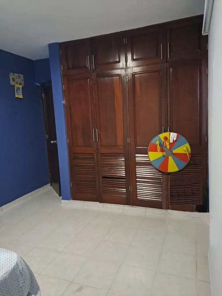 Vendo Apto EN EL VERGEL 3 HABS. 126 Mts.2 4to Piso A MEDIA CUADRA DE L Foto 7260765-8.jpg
