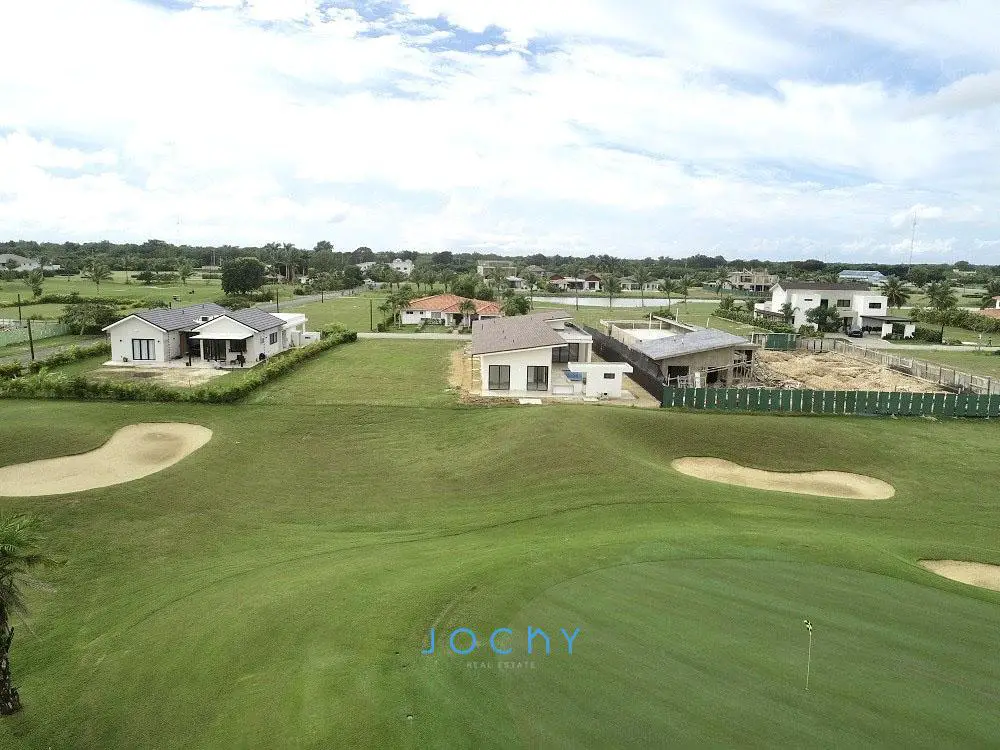 Jochy Real Estate vende villa en La Estancia Golf Resort La Romana R.D Foto 7260957-15.jpg