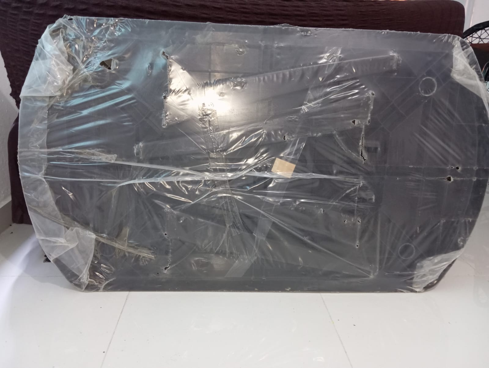 SE VENDE MESA PLASTICA  OVALADA RIMAX DE 6 SILLAS NUEVA Foto 7260959-1.jpg