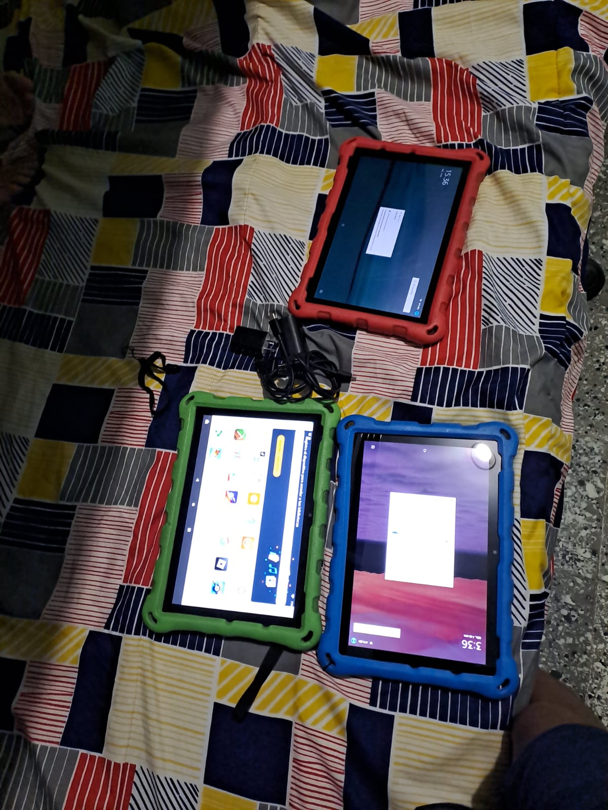 Amazon Fire 10 HD Foto 7260993-4.jpg
