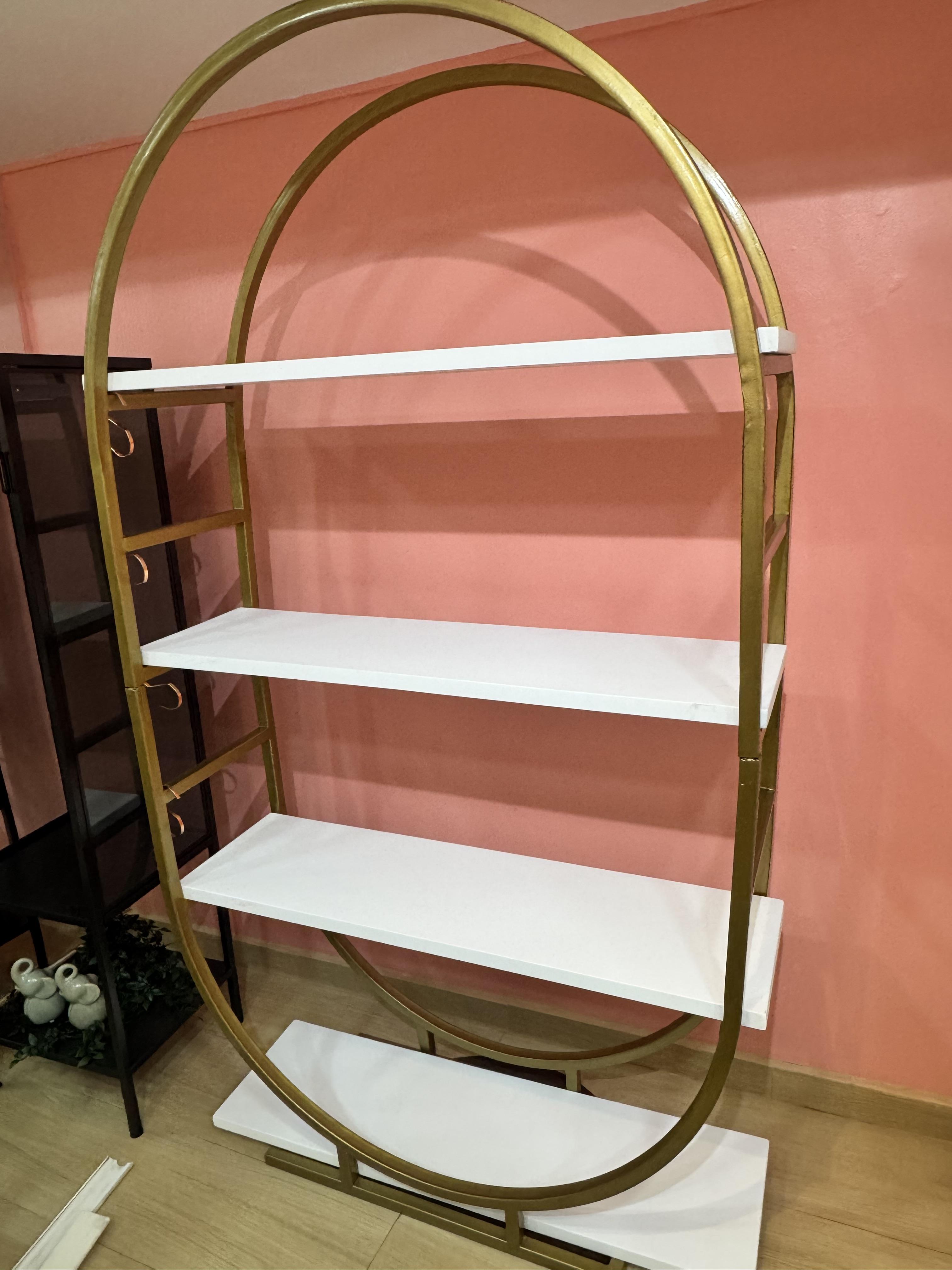 Mueble dorado con blanco  Foto 7261276-2.jpg