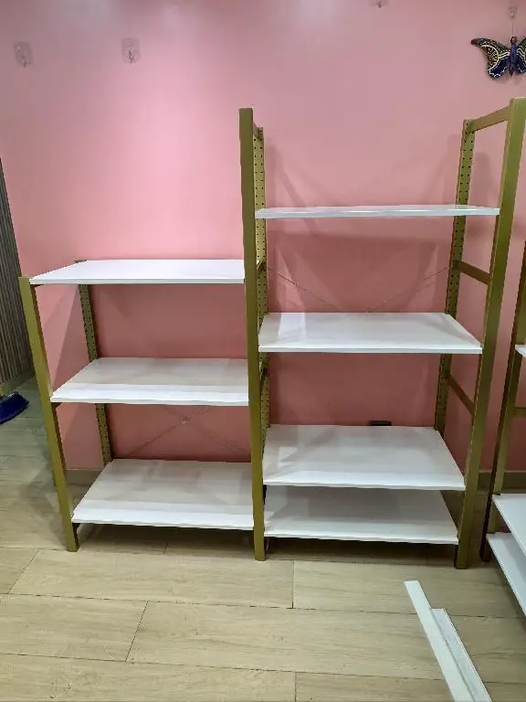 Vendo 2  muebles dorados con blanco  Foto 7261291-1.jpg