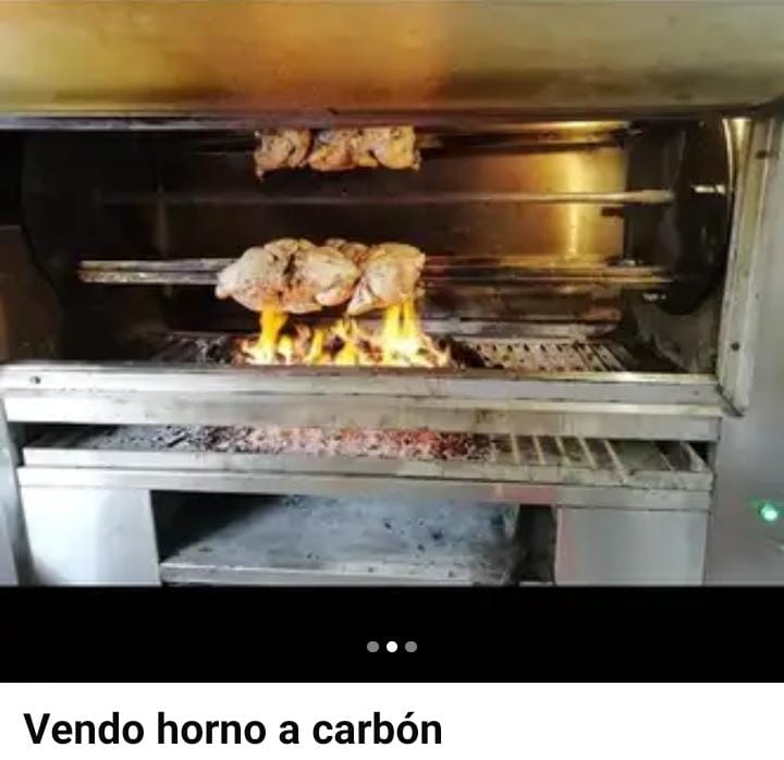 Horno de pollos a carbon Foto 7261484-2.jpg