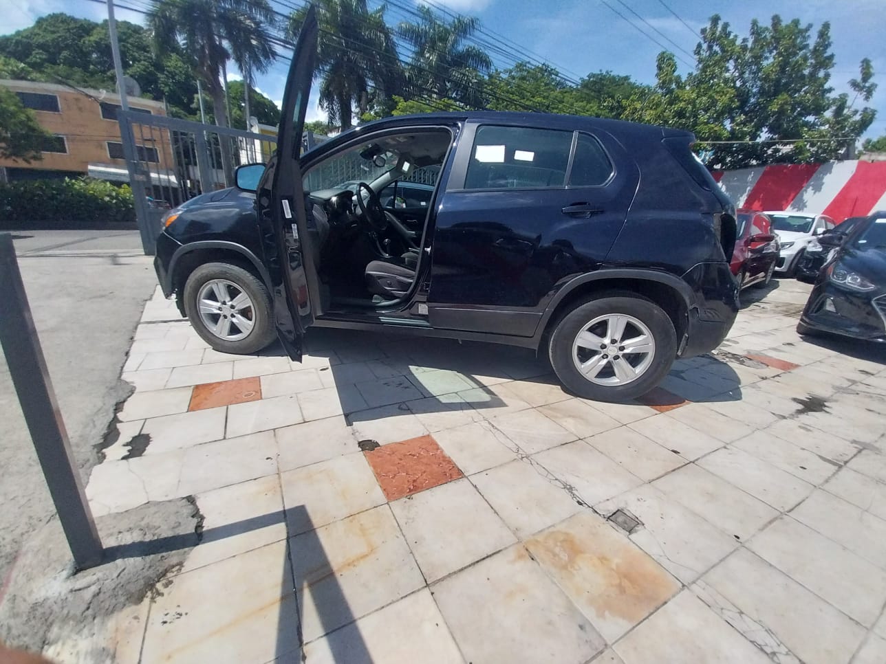 CHEVROLET TRAX NEGRA 2021 AMERICANO RECIEN IMPORTADO Foto 7261510-4.jpg