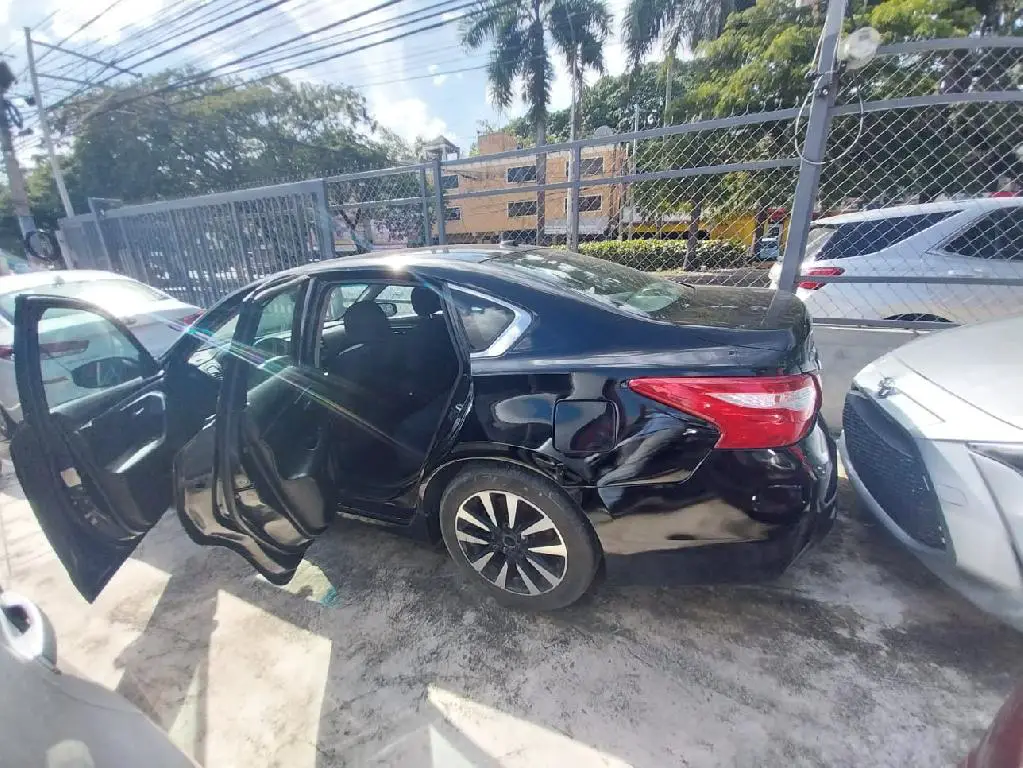 NISSAN ALTIMA NEGRO 2018 AMERICANO RECIEN IMPORTADO Foto 7261531-1.jpg