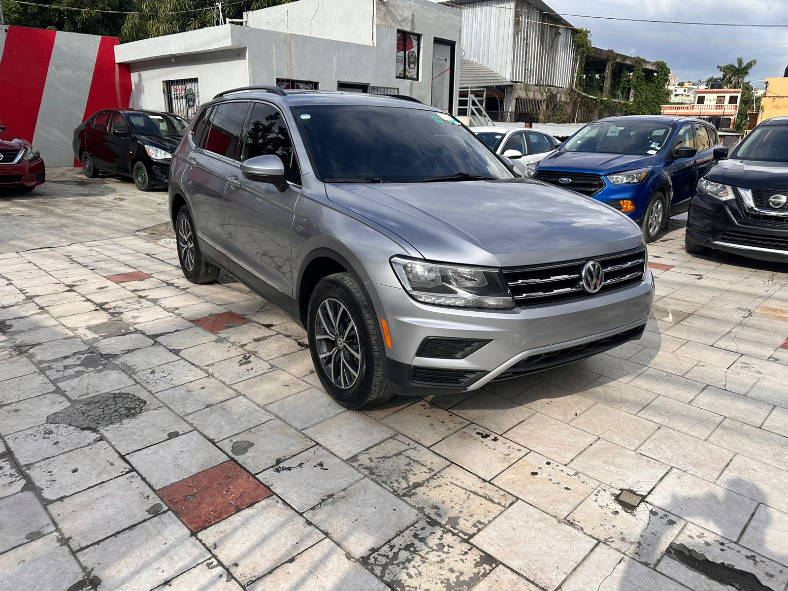 VOLKSWAGUER  TIGUAN GRIS 2020 AMERICANO RECIEN IMPORTADO Foto 7261537-5.jpg