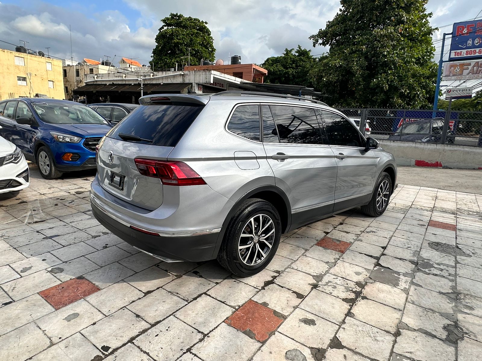 VOLKSWAGUER  TIGUAN GRIS 2020 AMERICANO RECIEN IMPORTADO Foto 7261537-8.jpg