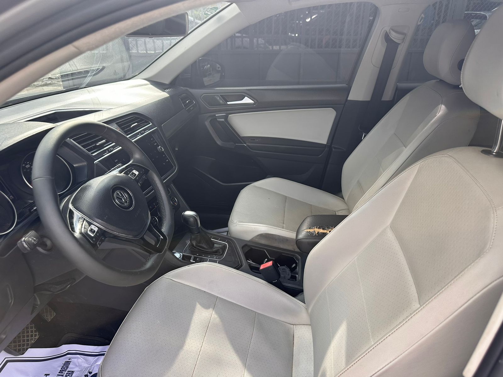 VOLKSWAGUER  TIGUAN GRIS 2020 AMERICANO RECIEN IMPORTADO Foto 7261537-9.jpg