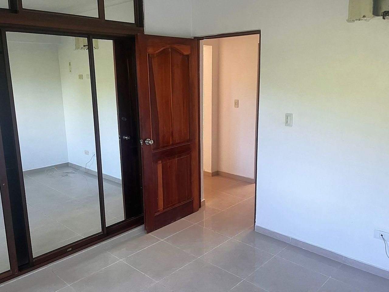 1242 ALQUILER DE APARTAMENTO - GAZCUE Foto 7261543-9.jpg
