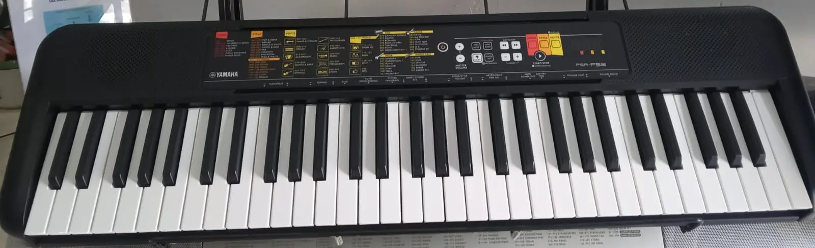 Piano Yamaha Psr-F52  -61t-5v Foto 7261783-4.jpg