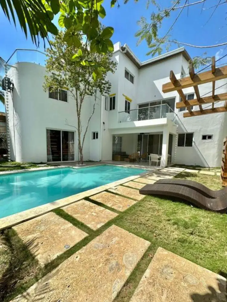 Vendo Exclusiva Villa 3 Niveles AMUEBLADA en Playa Caribe JUAN DOLIO Foto 7261835-2.jpg
