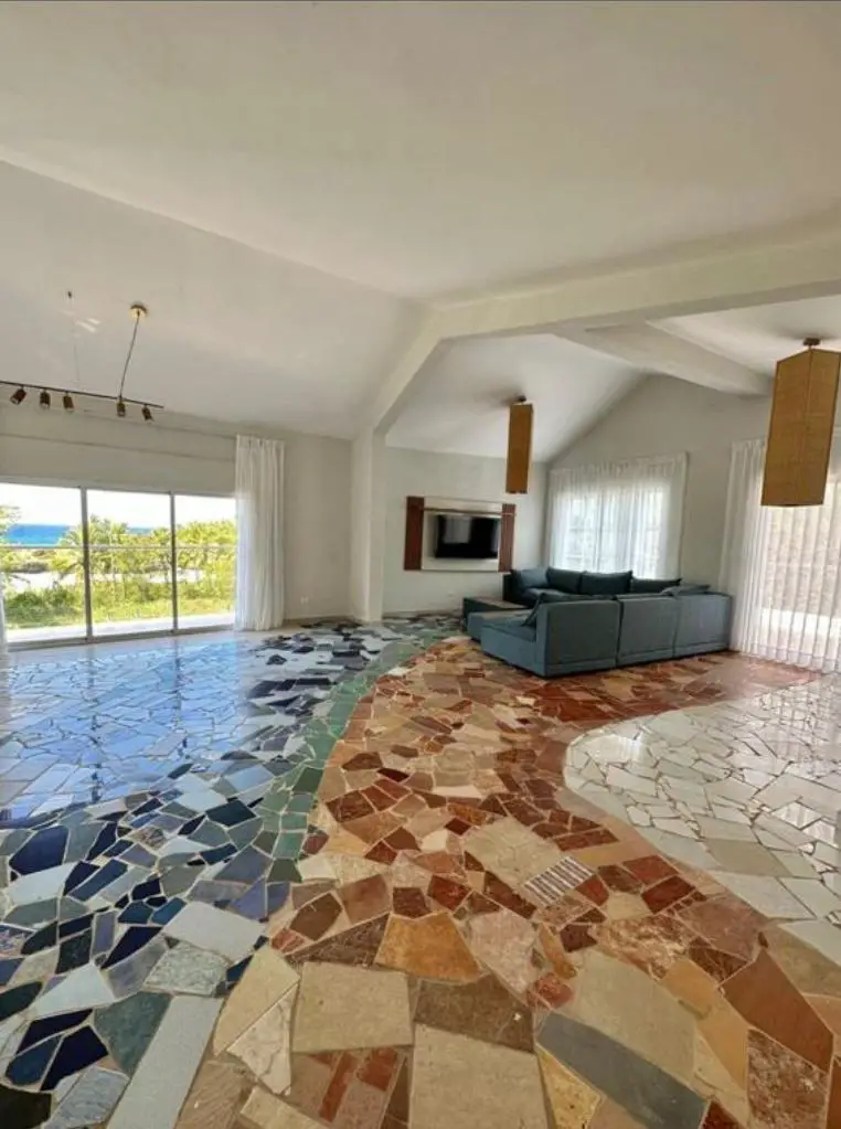Vendo Exclusiva Villa 3 Niveles AMUEBLADA en Playa Caribe JUAN DOLIO Foto 7261835-3.jpg