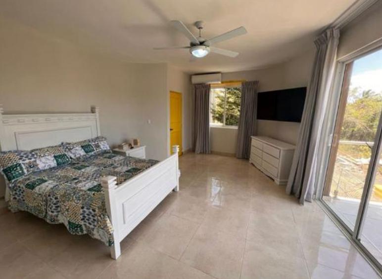 Vendo Exclusiva Villa 3 Niveles AMUEBLADA en Playa Caribe JUAN DOLIO Foto 7261835-7.jpg