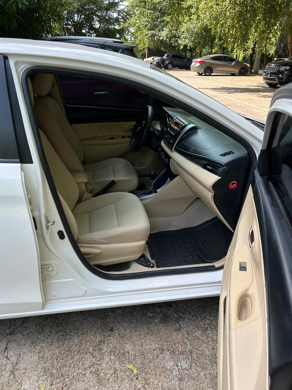 Toyota Yaris 2015 Foto 7261843-7.jpg