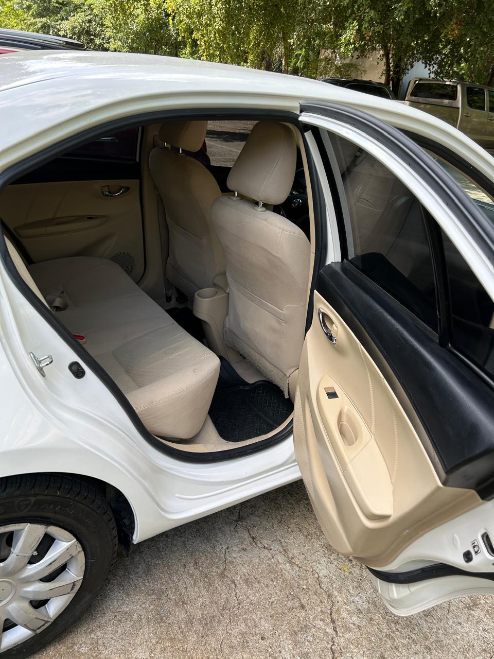 Toyota Yaris 2015 Foto 7261843-8.jpg