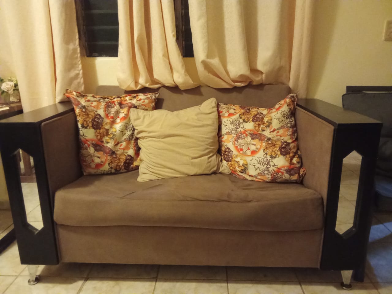 JGO DE MUEBLES CASI NUEVO Foto 7261848-5.jpg