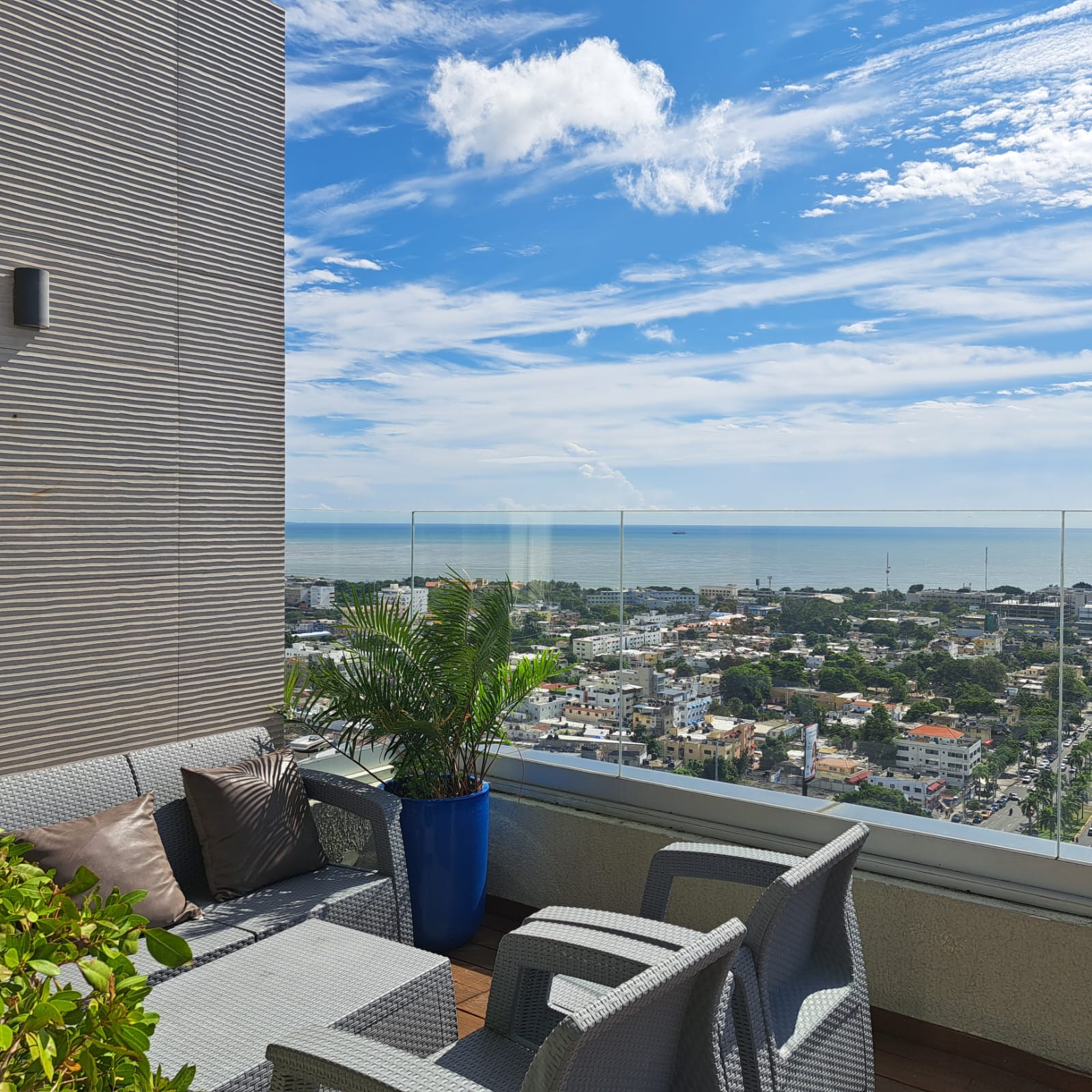 Alquilo Apartamento 186 mts2 en Bella Vista Santo Domingo Foto 7261867-2.jpg